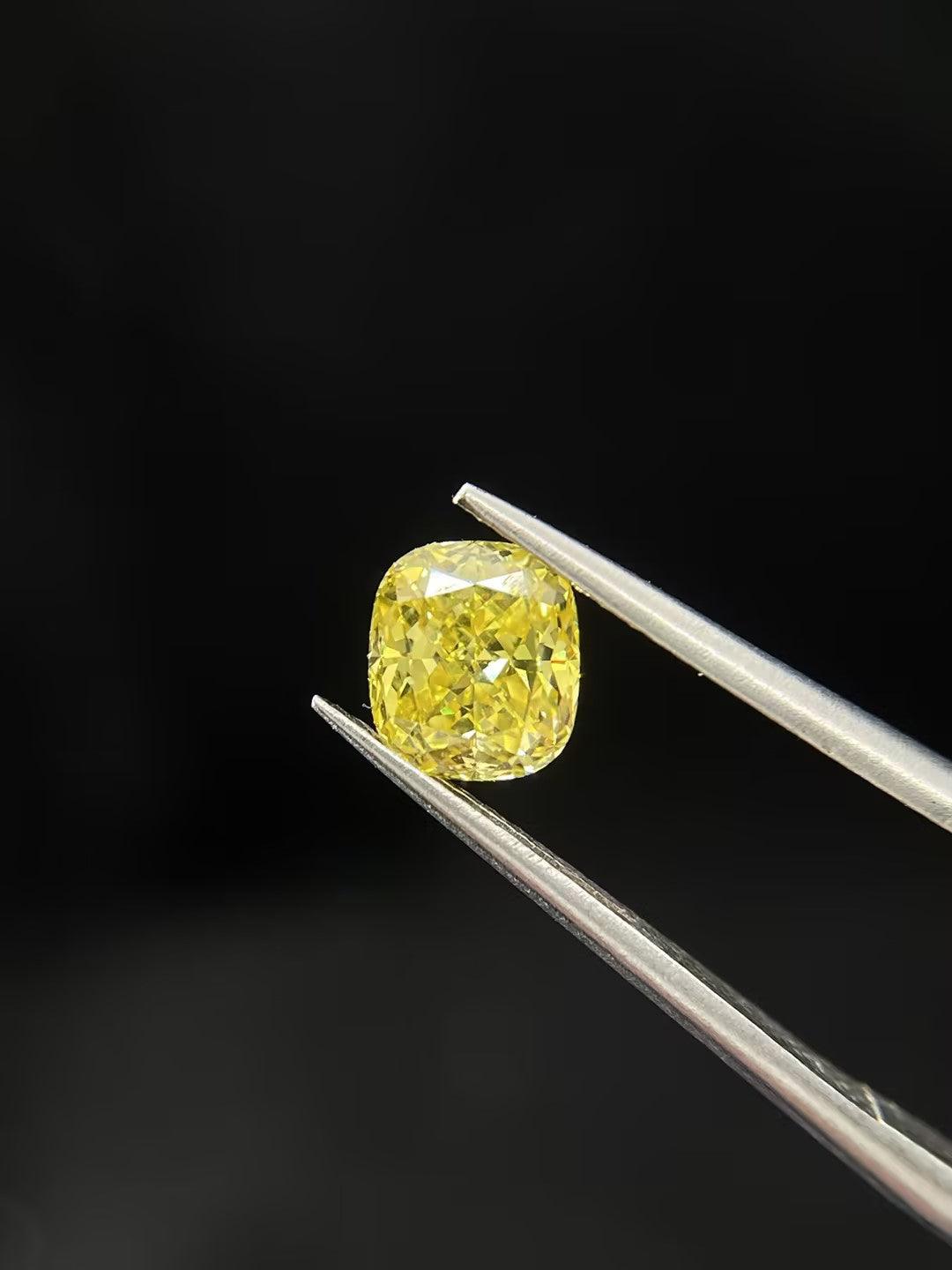 1ct Cushion Cut Fancy Vivid VVS2 Excellent - Intou