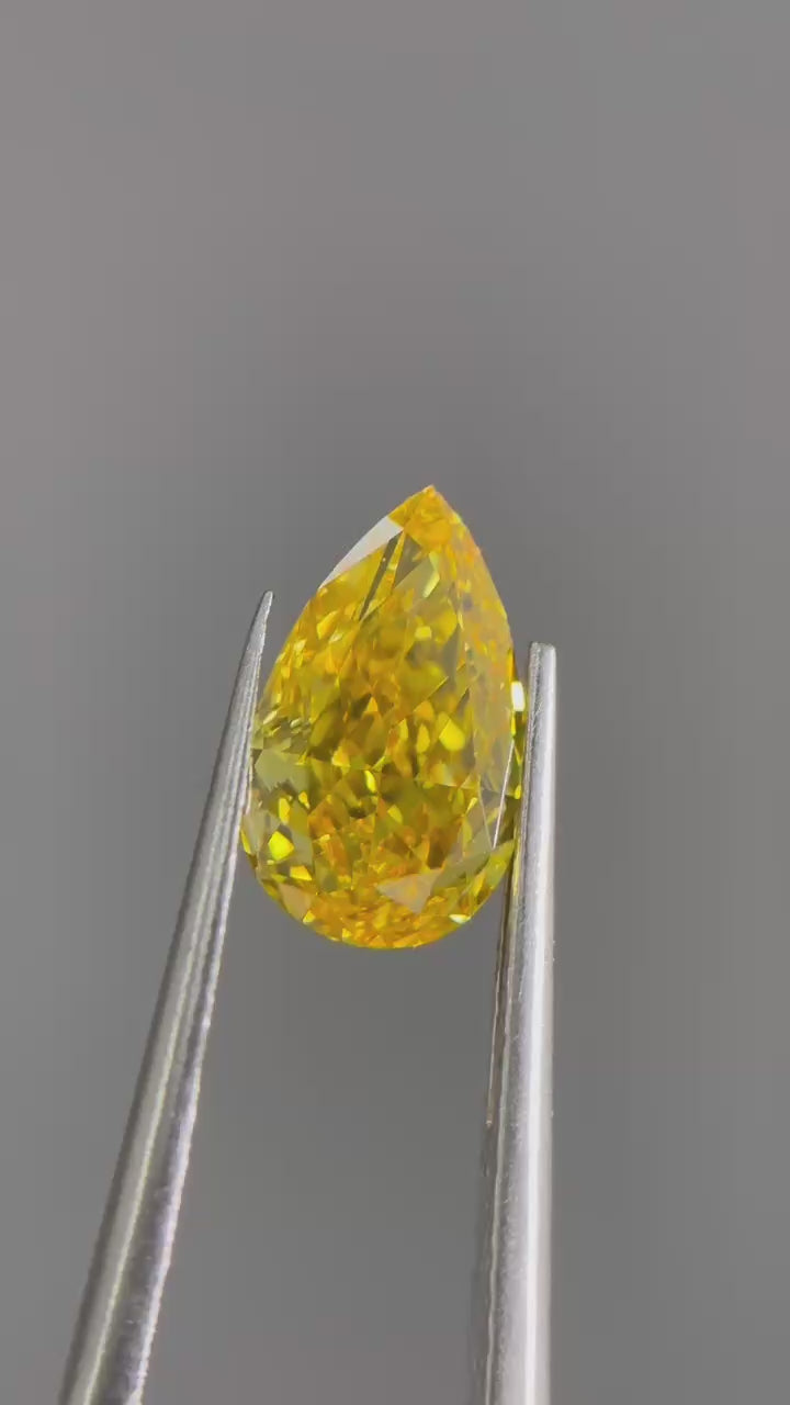 1.5ct Pear Cut Fancy Vivid VVS1 Excellent