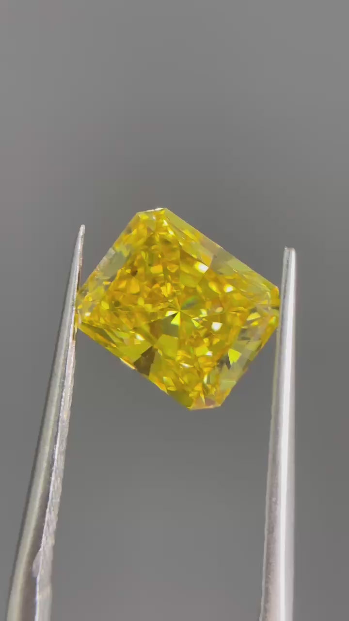 2.5ct Radiant Cut Fancy Vivid VS1 Excellent